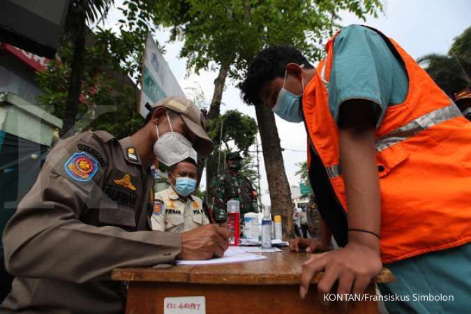 Lagi, data corona Minggu (27/6) tembus rekor 21.342 kasus, pakai masker
