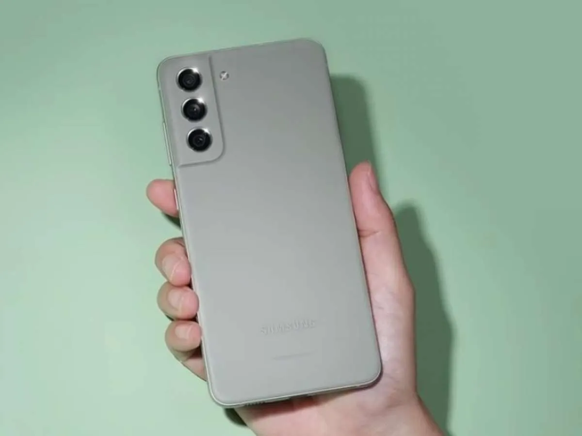 Spesifikasi Lengkap & Harga HP Samsung S21 FE 5G Terbaru 2022