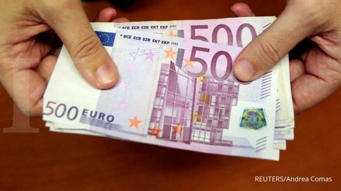 Ekonom soal transaksi swap lindung nilai euro 