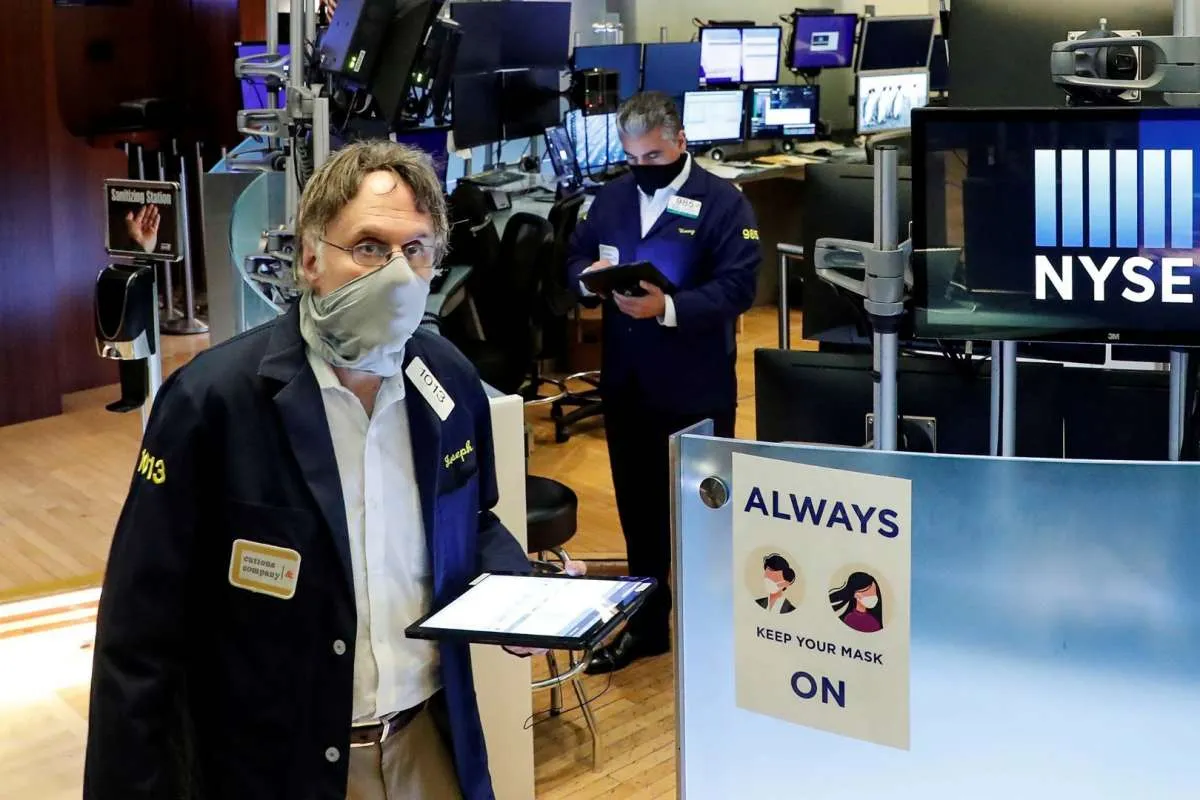 Wall Street flat, S&P 500 stabil di dekat level tertinggi tiga bulan