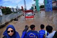Akibat banjir, pengusaha truk terancam rugi sampai puluhan miliar