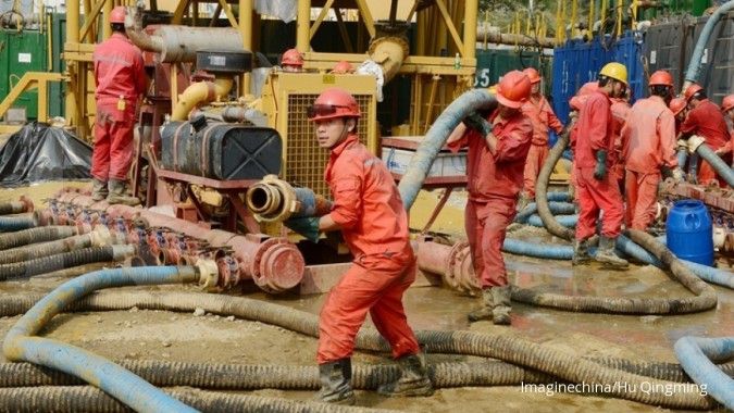 Perusahaan minyak China Sinopec skors dua pejabat tingginya