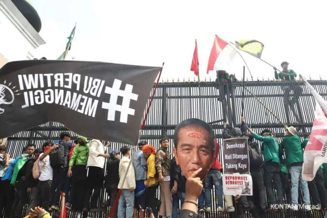 Protesters Rally Again in Indonesia as Tempers Flare Over Political Manoeuvres