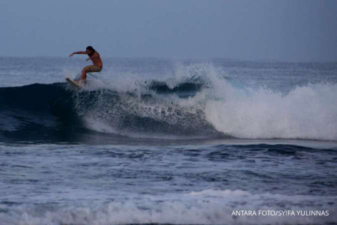 Walaupun Ekstrem, Ternyata Ini 6 Manfaat Surfing bagi Kesehatan Tubuh dan Mental