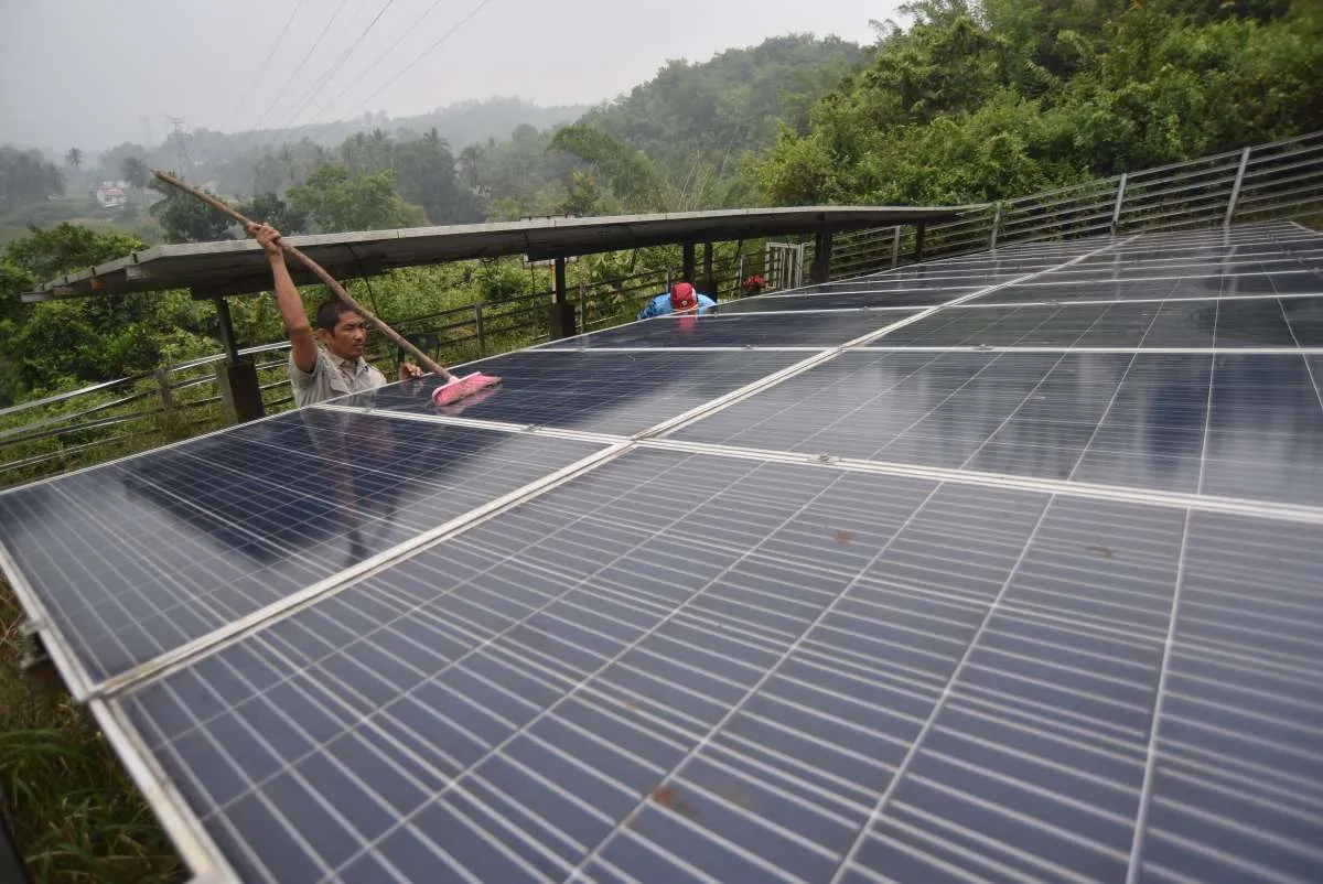 AESI Soroti Pentingnya Perpres hingga Revisi Permen untuk Wujudkan PLTS 100 GWp