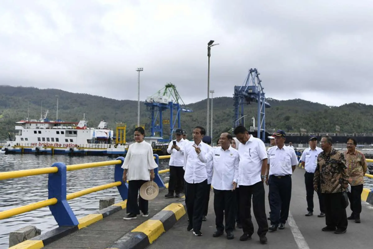 Jokowi sebut pentingnya Ambon New Port saat kunjungi Pelabuhan Yos Sudarso