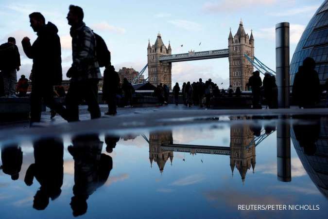 UK Economy Grows Unexpectedly in Q2 But Still Lags Peers