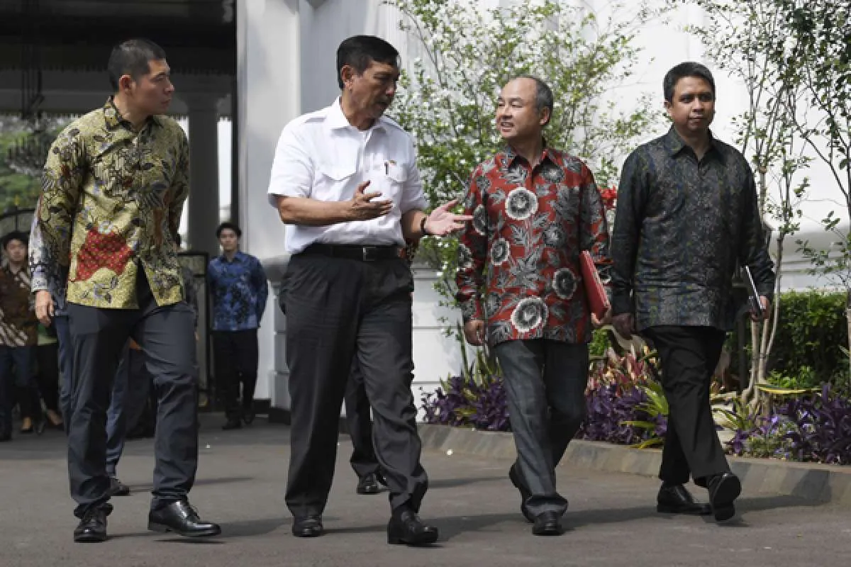Luhut: Dirut definitif PLN tunggu Rini pulang dari haji