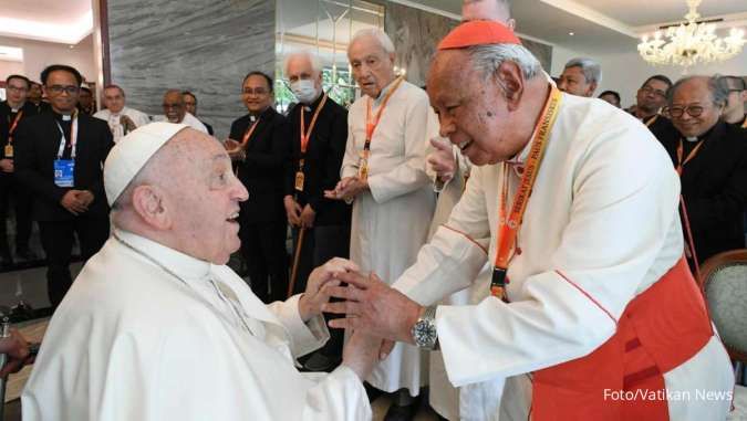 Paus Fransiskus Adakan Pertemuan dengan para Jesuit di Jakarta