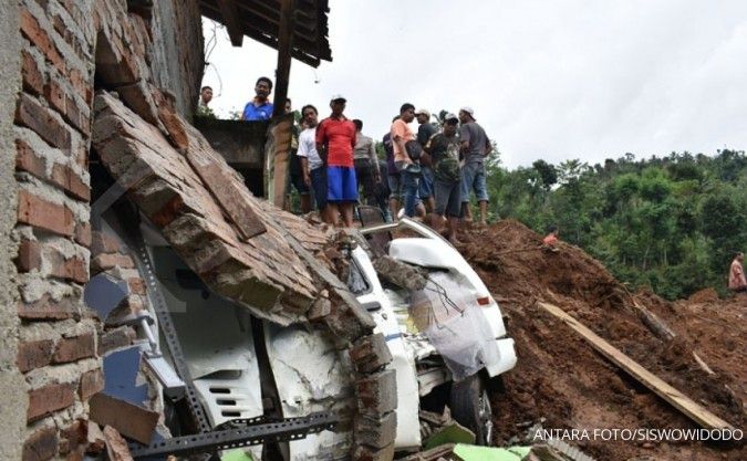 Longsor di Ponorogo, 27 orang belum ditemukan