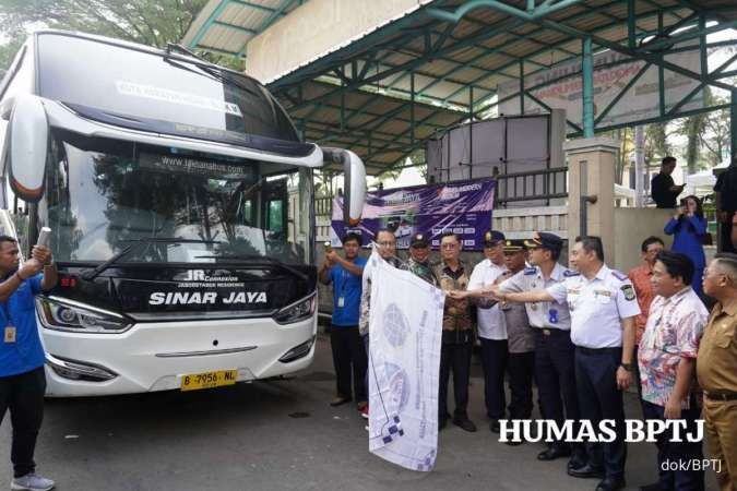 Tak Perlu Macet-Macetan Di Mobil, Ini Tarif & Rute Bus JRC Dari Bekasi Ke Jakarta