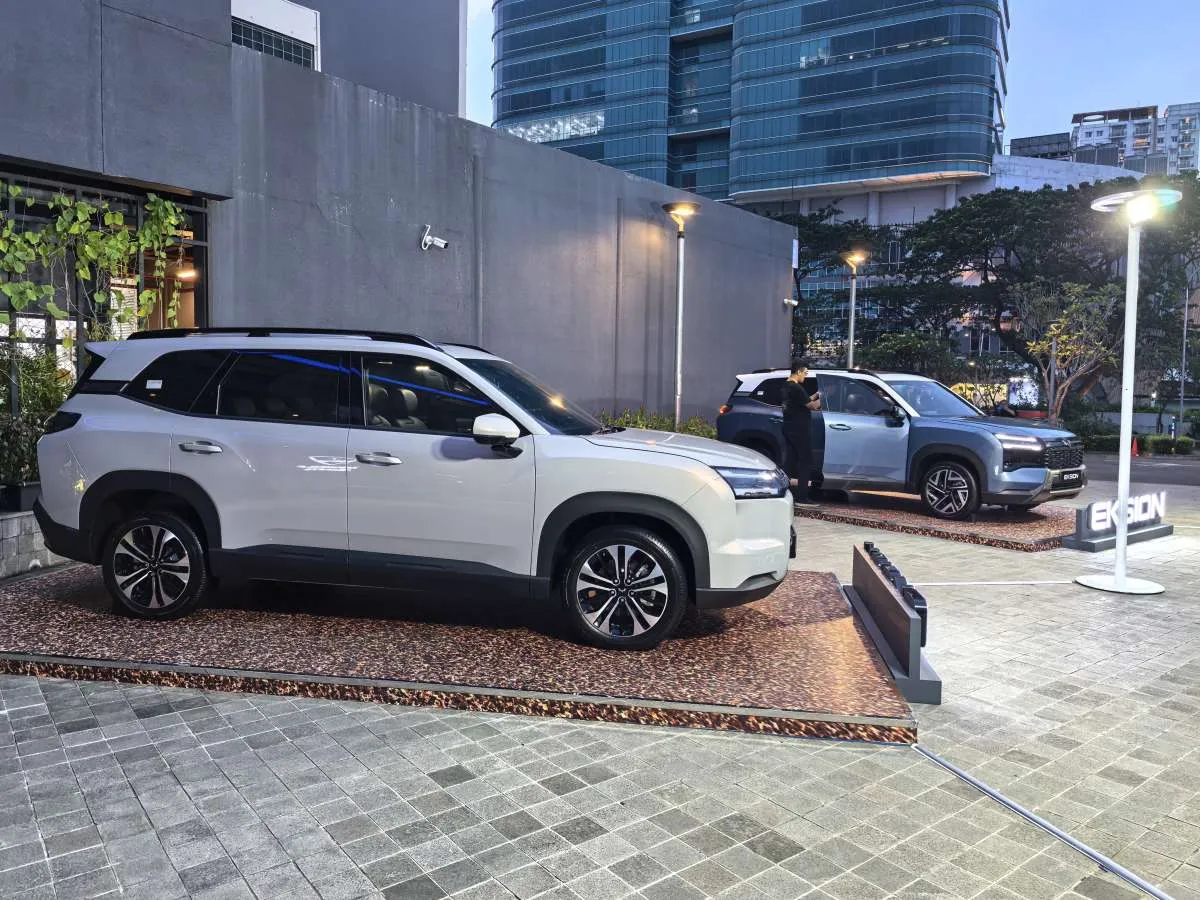 Harga Rp 380an Juta, Ini Perbandingan Mobil Listrik Wuling Eksion EV Penantang BYD M6