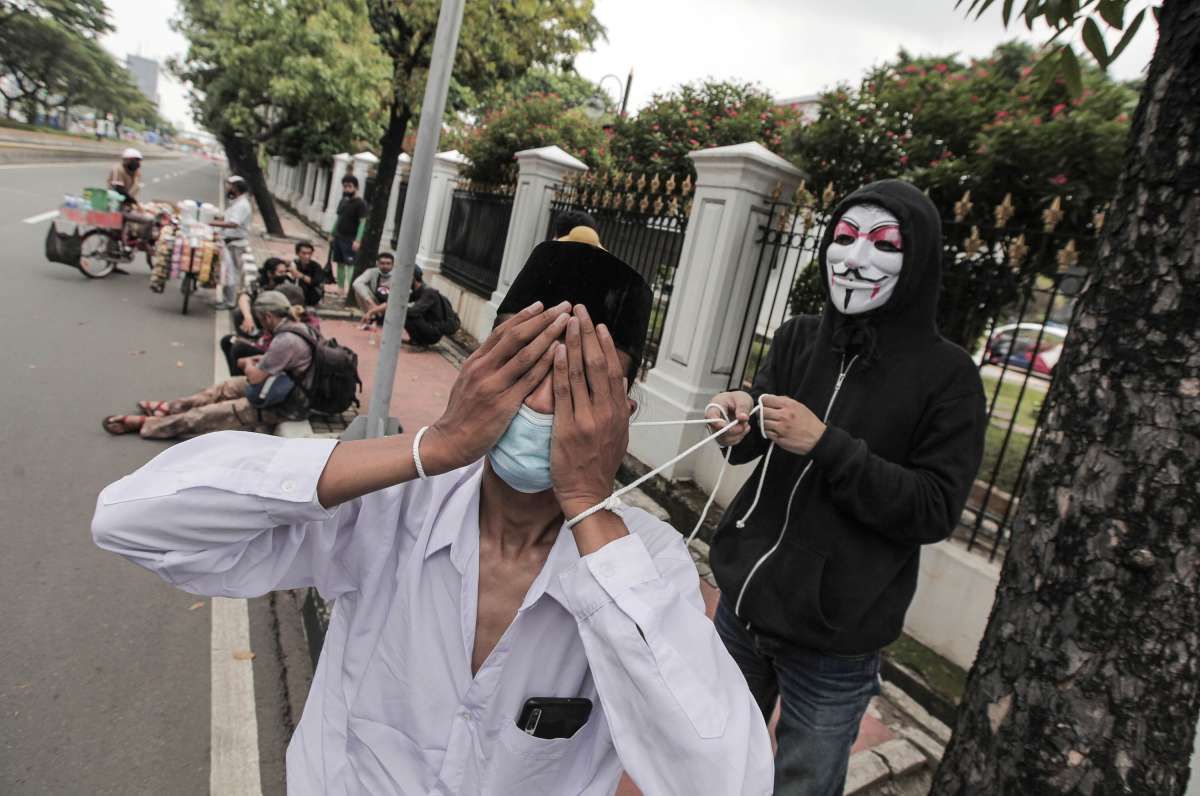 Aksi tolak kenaikan cukai rokok