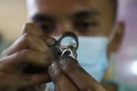 Permintaan Otomotif Loyo, Harga Platinum Tertekan Lebih Dalam