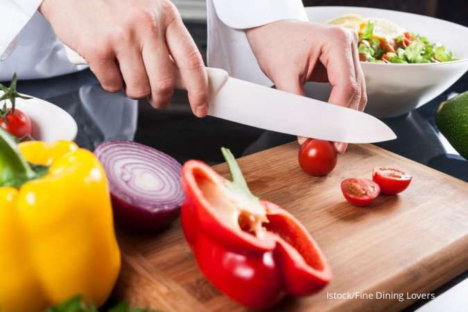 Pisau Keramik, Keunggulan dan Kelemahan yang Perlu Moms Tahu!
