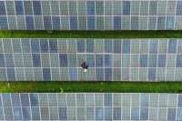 Percepat Bauran EBT, AESI Usul Tender PLTS Skala Besar