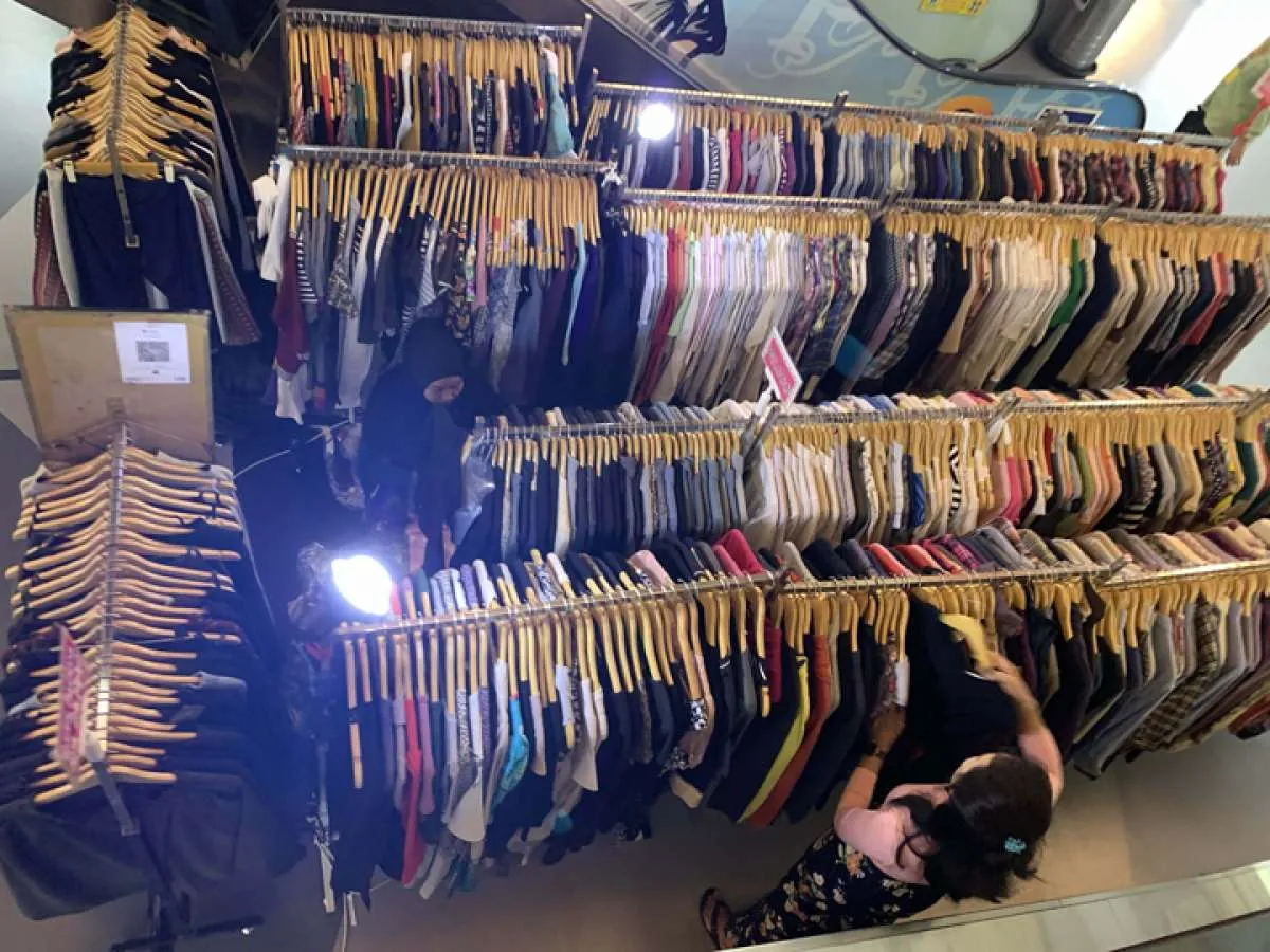 Pendapatan Konsumen yang Dibelanjakan untuk Konsumsi Menurun pada November 2022