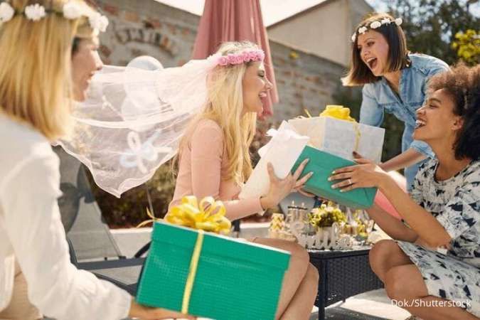 5 Inspirasi Ide Kado Bridal Shower Berguna Untuk Calon Pengantin Perempuan