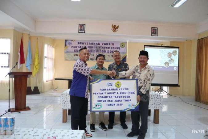 Jaga Keberlanjutan Industri Susu, FFI Salurkan 13.600 Dosis Vaksin PMK