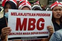 Indonesian Free Meals Operators Protest Moratorium on New Kitchens