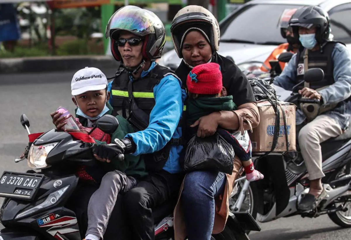 Begini Aturan Bawa Barang di Sepeda Motor Sesuai Peraturan Pemerintah