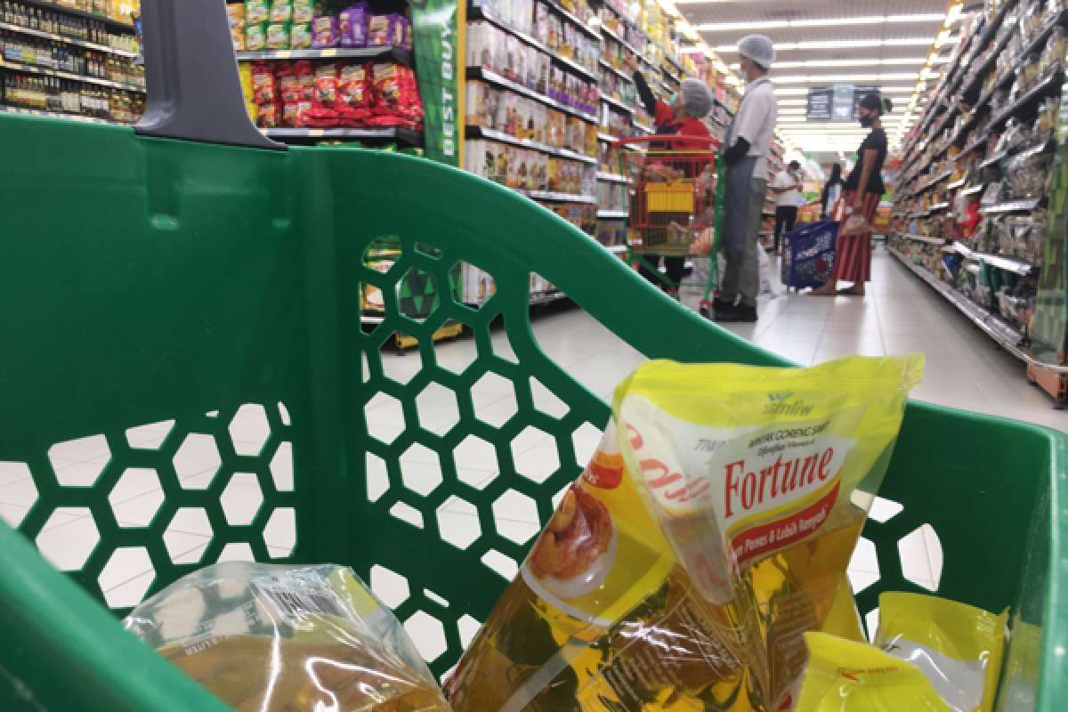 Optimisme Konsumen Akan Pacu Saham Barang Konsumsi & Bank 