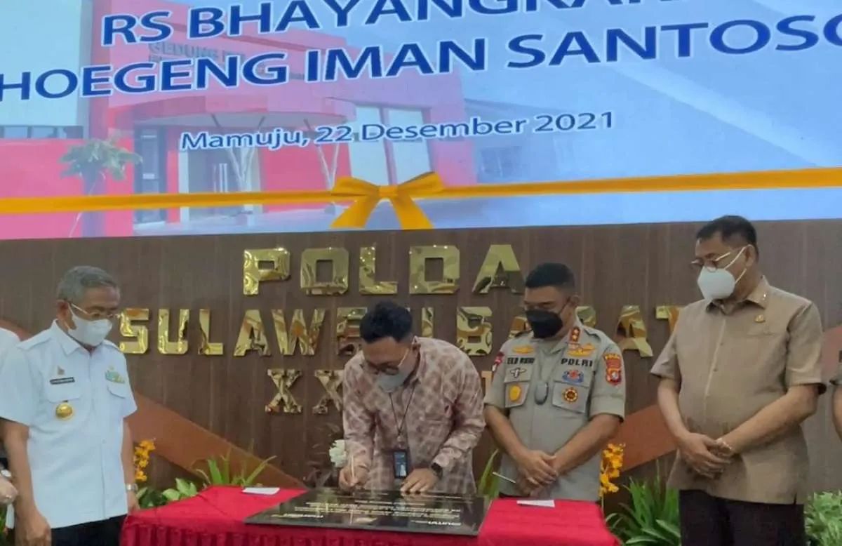 Bank Mandiri Salurkan Bantuan Laboratorium dan Mesin PCR ke RS Bhayangkara Sulbar