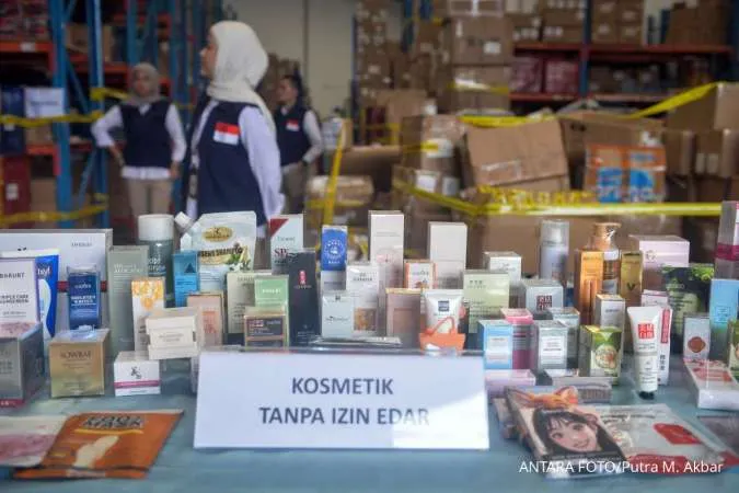 Waspada Produk Ilegal! Ini 6 Ciri-Ciri Kosmetik Palsu & Efek Buruknya Buat Kesehatan