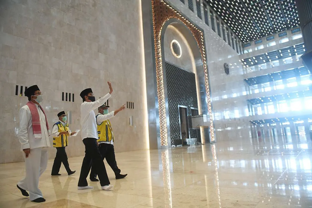 Pembukaan tempat ibadah, aktivitas ekonomi dan sekolah harus melalui tahapan ketat