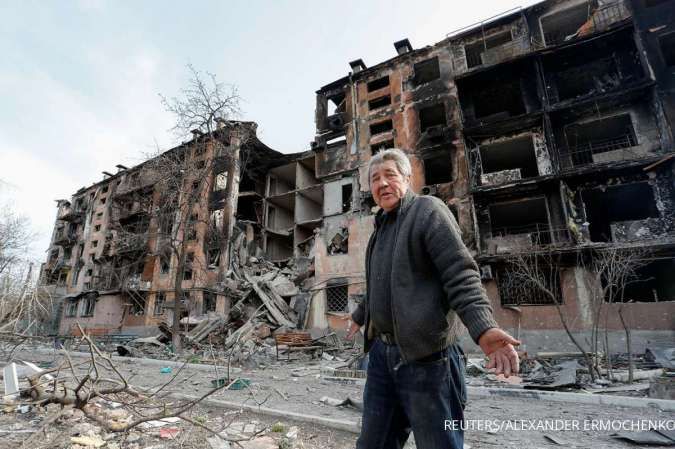 Russia Renews Mariupol Attack, Missiles Hit Odesa, Ukraine Says