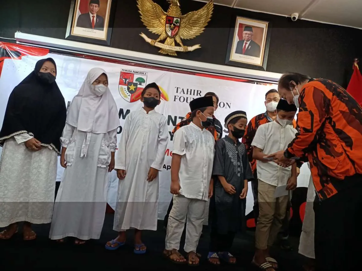 Safari dari Sumatra hingga Papua, Tahir Foundation Menebar 100.000 Paket Sembako