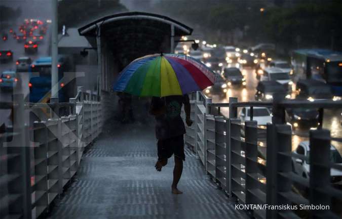 Prakiraan BMKG Cuaca Besok di Jakarta Sekitarnya, Waspada Hujan di Malam & Dini Hari