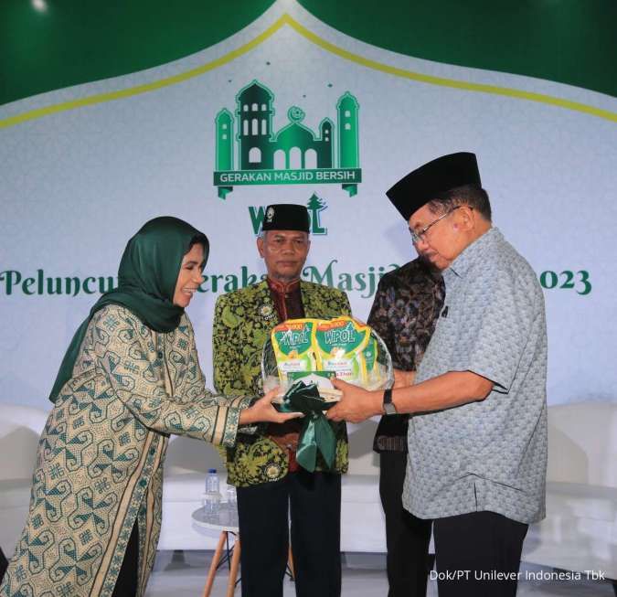 Unilever Indonesia melalui Wipol & DMI Kembali Hadirkan GMB 2023 bagi 20.000 Masjid