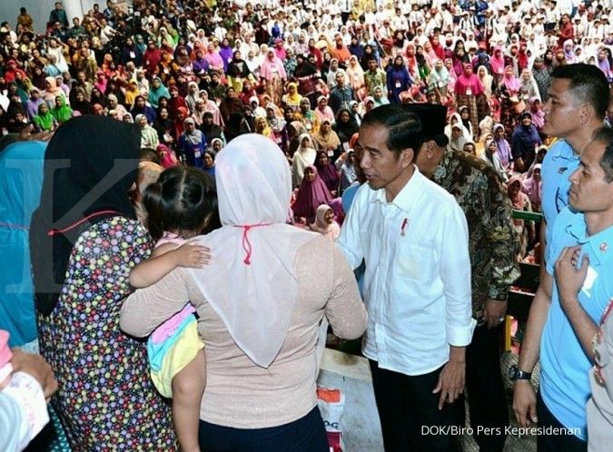Di Gresik, Presiden Jokowi serahkan ribuan kartu bansos