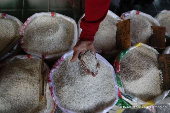 Stok di Pasar Induk Cipinang Menipis, Pedagang Minta Bulog Segera Salurkan Beras SPHP