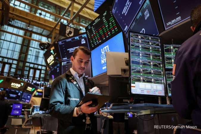 Wall Street Berakhir Datar Usai DPR AS Loloskan RUU Pajak Trump