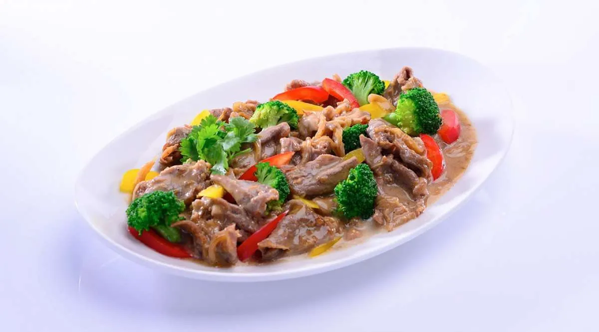 Resep Tumis Daging Brokoli, Bumbunya Pakai Saus Wijen Sangrai