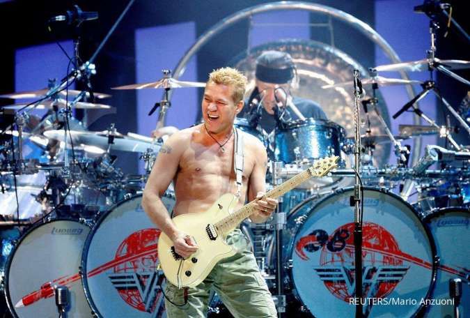 Gitaris Eddie Van Halen meninggal dunia karena kanker