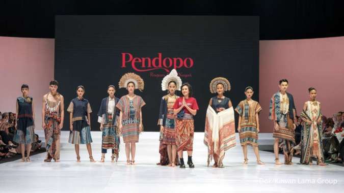 Pendopo Luncurkan Kreasi Kombinasi Tenun Ikat Sikka di Indonesia Fashion Week 2023