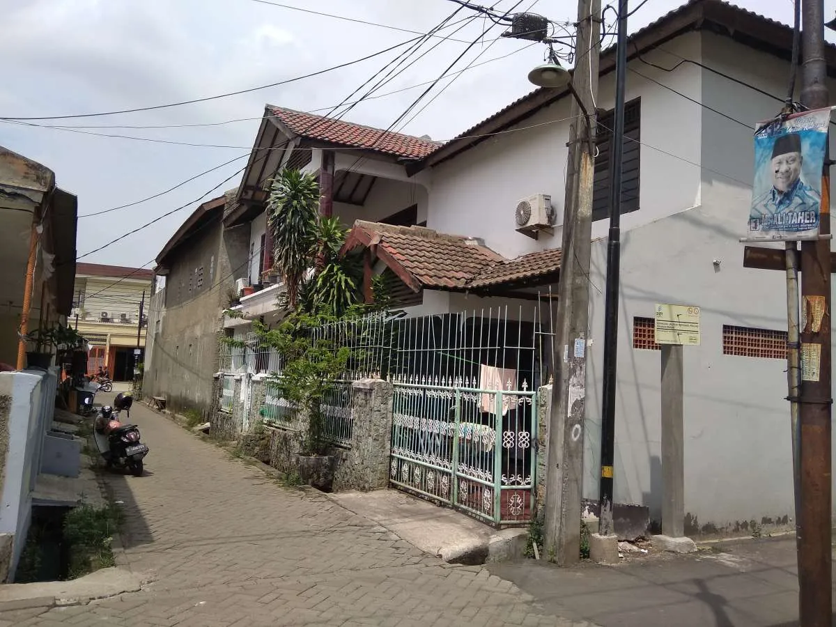 Lelang rumah dua lantai di Kota Tangerang, murah, kesempatan terbuka lebar