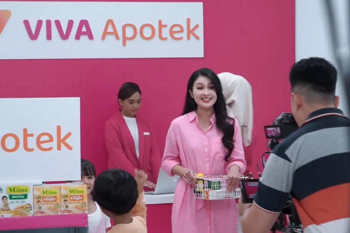 Sandra Dewi, dari Konsumen Setia Jadi Duta Viva Apotek