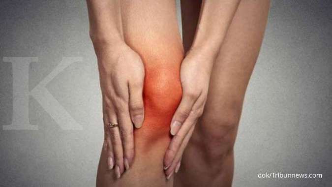 7 Gejala Asam Urat Menyerang Lutut, Apa Penyebabnya?