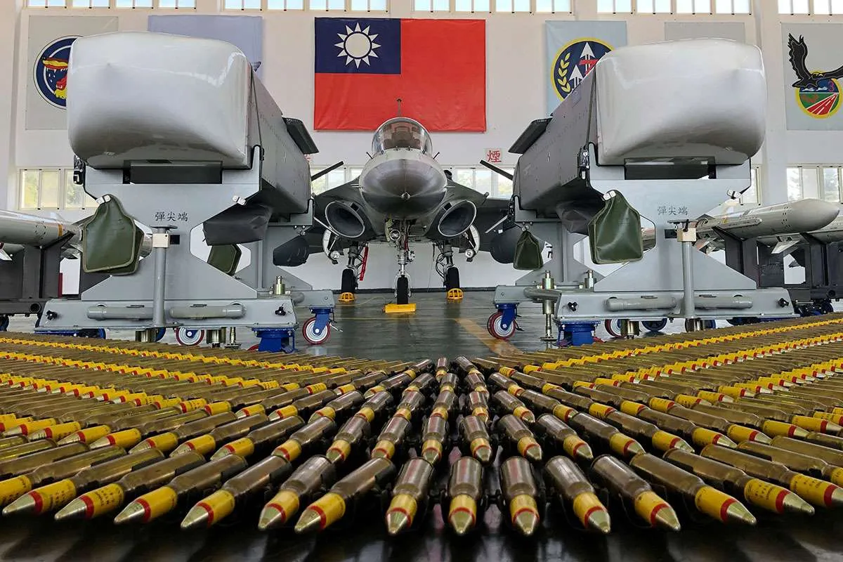 Siap ambil tindakan tegas, China tolak keras penjualan senjata AS ke Taiwan