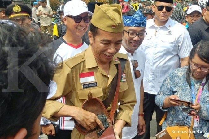Jokowi tampil ala Bung Tomo saat peringatan Hari Pahlawan di Bandung