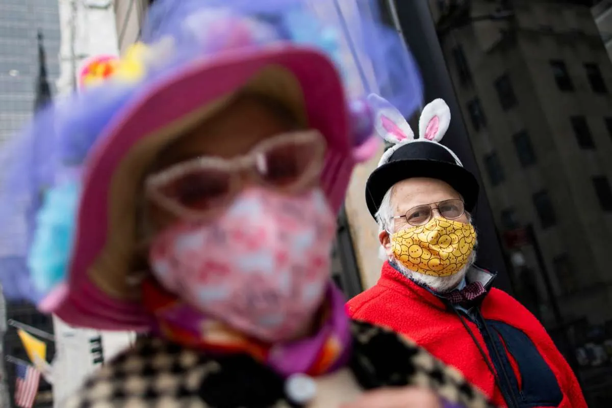Warga Amerika yang sudah divaksin diharuskan kembali pakai masker di dalam ruangan