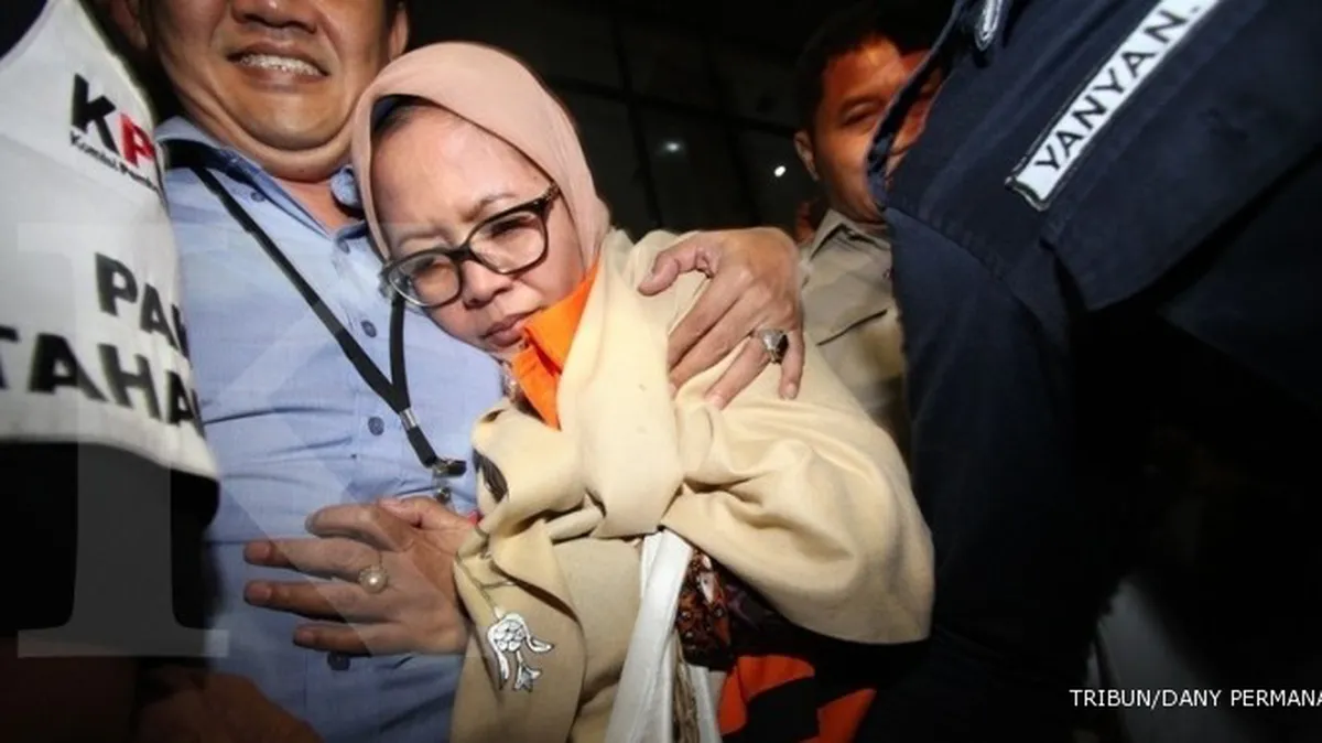 Tiga tersangka kasus suap MK diperiksa KPK