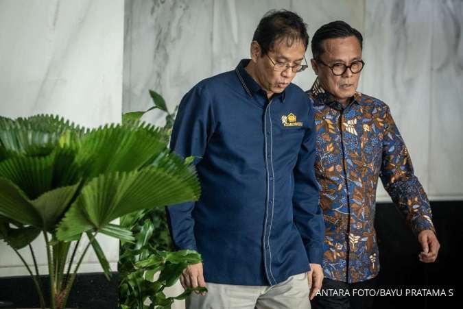 Opsi Delisting WSKT dan WIKA Mencuat, Investor Retail Hanya bisa Pasrah