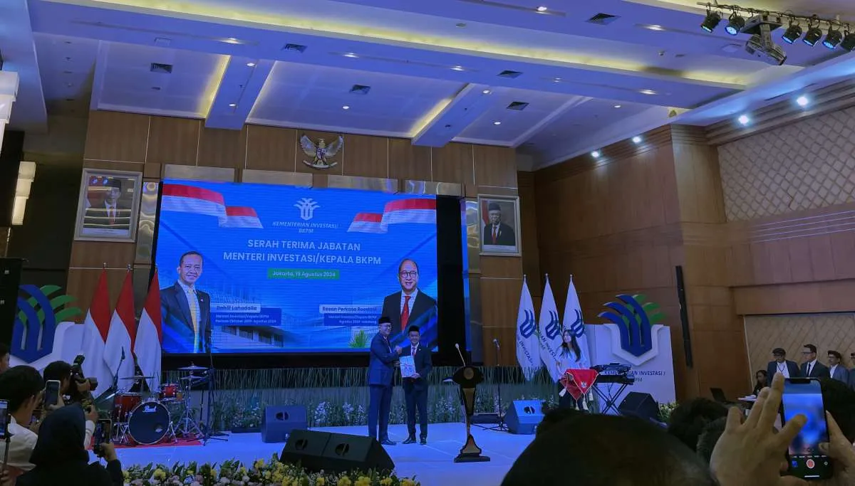 Bahlil Resmi Serahkan Jabatan Menteri Investasi ke Rosan Roeslani