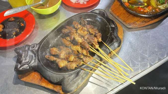 Legit Bebakaran di Warung Sate Kardjan