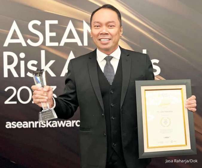 Rivan A.Purwantono Raih Risk Professional of the Year di Ajang ASEAN Risk Awards 2023